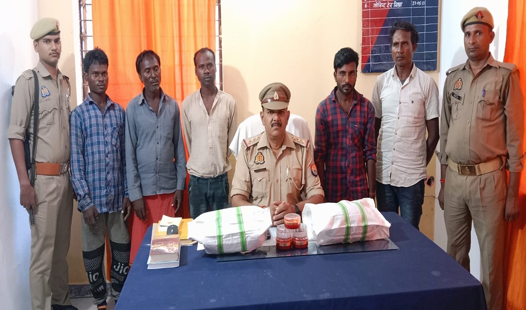 पांच शातिर चोरों को जौनपुर पुलिस ने किया गिरफ्तार, कब्जे से भारी चोरी का सामान व सामान बिक्री से प्राप्त नकदी बरामद,#UpTalkNews