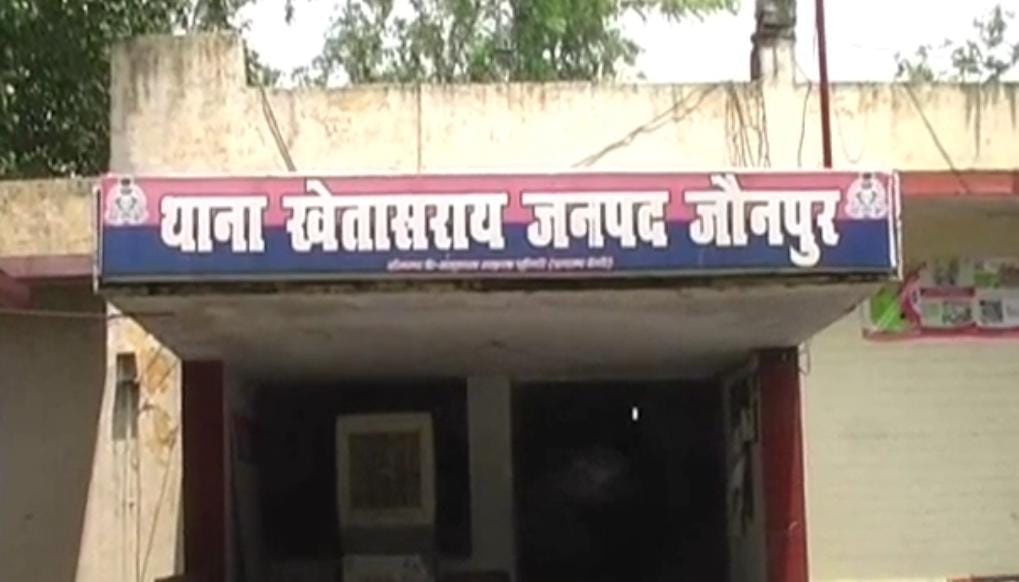 चिकित्सकों ने अस्पताल में पुलिस पर तोड़फोड़ व अभद्रता लगाया आरोप, #UpTalkNews