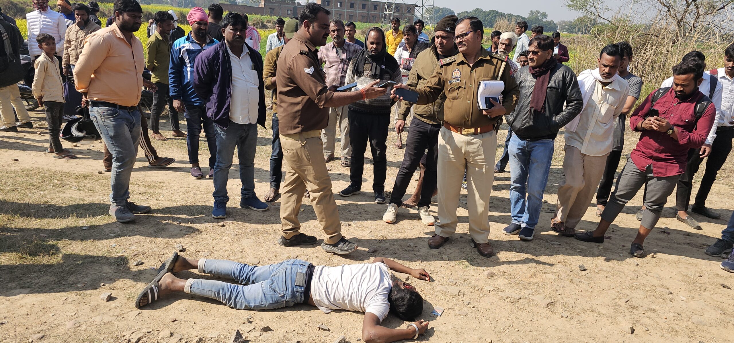 प्रेमी प्रेमिका ट्रेन पटरी पर लेटे,प्रेमी की मौत,प्रेमिका गम्भीर,जफराबाद पुलिस ने कैसे पेश की मानवता की मिशाल,पढ़िए खबर
