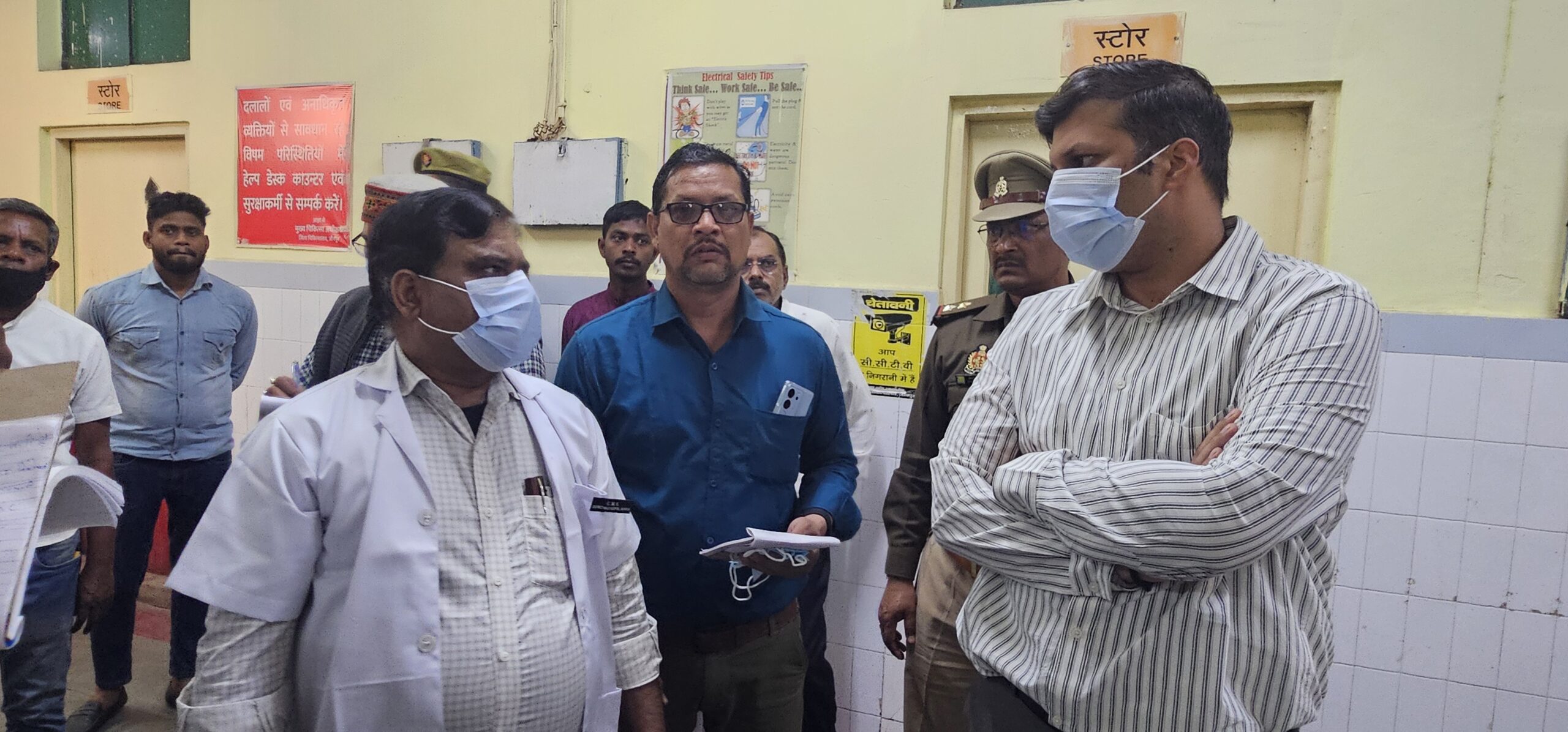 डीएम ने जिला अस्पताल का किया निरीक्षण, गन्दगी देख भड़के
