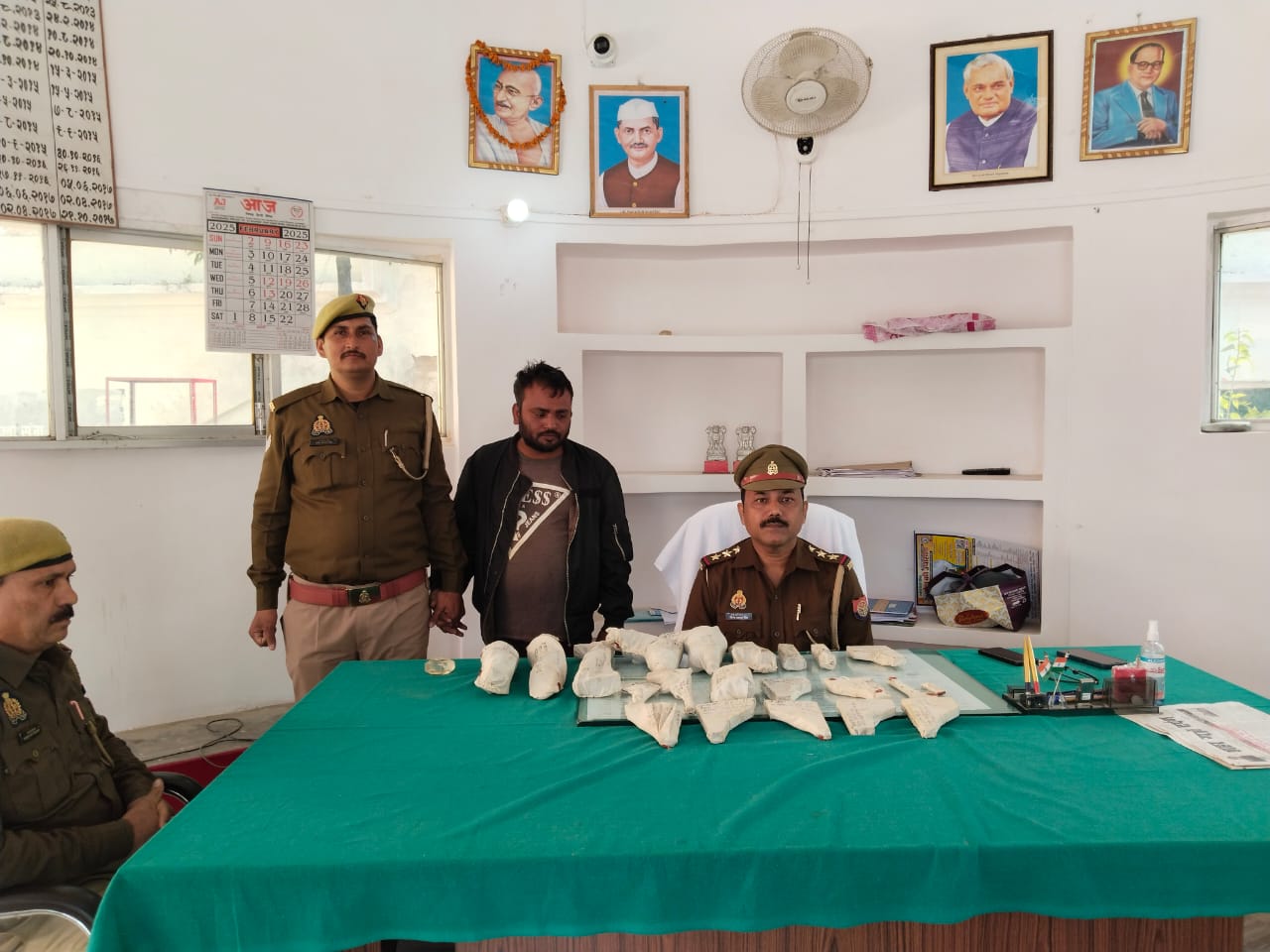 #Jaunpurnews जौनपुर में कहां मिला वेल्डिंग की दुकान पर अवैद्य असलहा फैक्ट्री,#uptalknews,#jaunpurpolice,