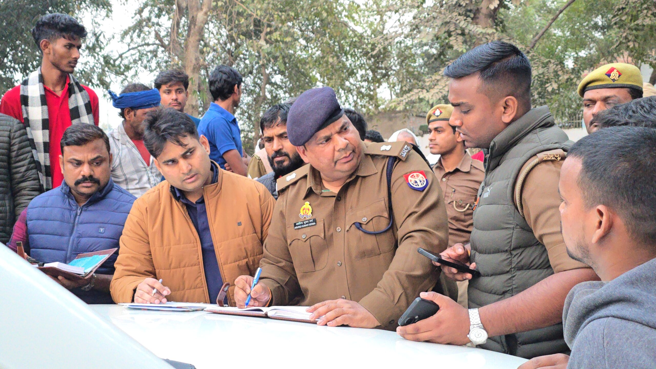 बशीरपुर में तड़तड़ाई गोलियां जिसमें प्रधान प्रतिनिधि के गुर्गों ने दलितों को मारी गोली,हालत गंभीर,#jaunpurnews