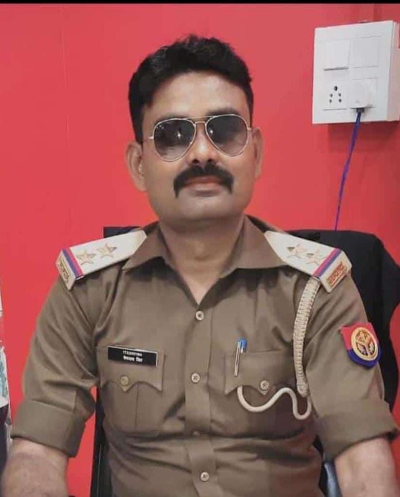 अनियंत्रित कार पेड़ से टकराई जिसमें प्रतापगढ़ में तैनात दरोगा की मौत,#jaunpurnews
